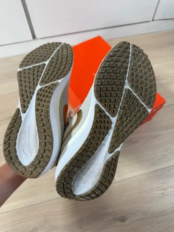Tweedehands Nike Vomero 17 bike — afbeelding 6 van 9