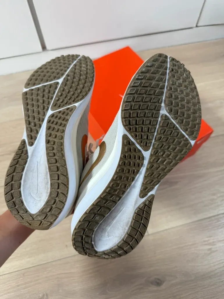 Tweedehands Nike Vomero 17 bike — afbeelding 6 van 9