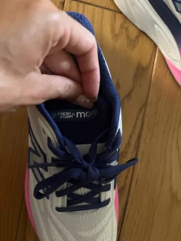 Used New Balance Fresh Foam X More v6 bike — image 3 of 9