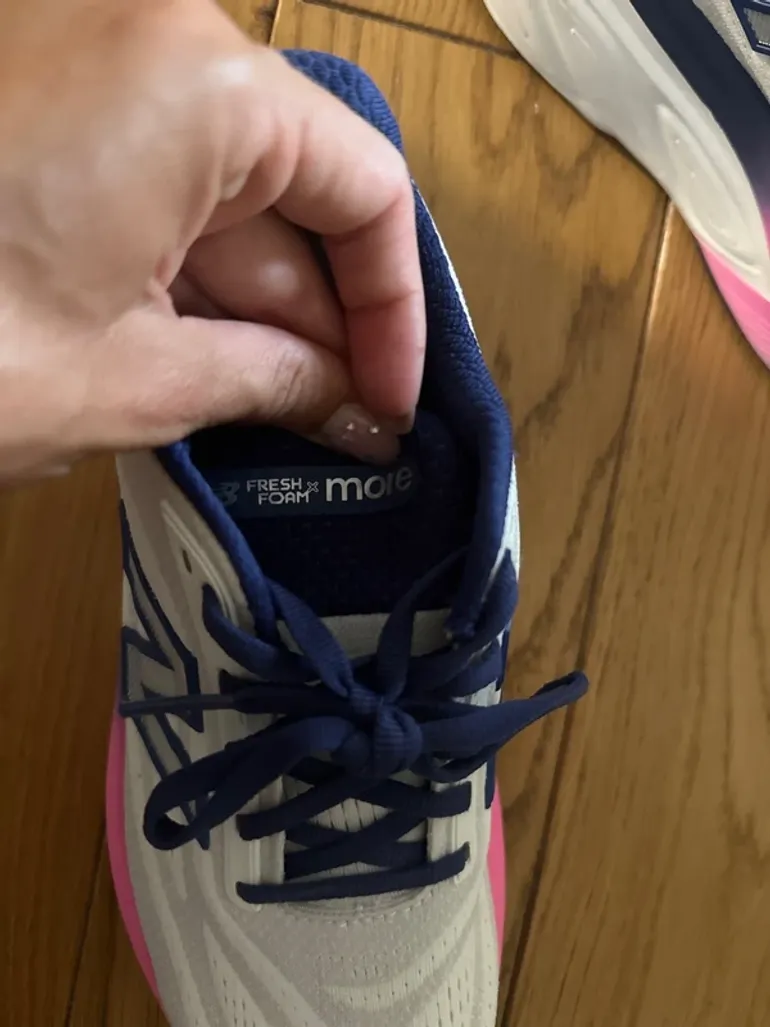 Used New Balance Fresh Foam X More v6 bike — image 3 of 9