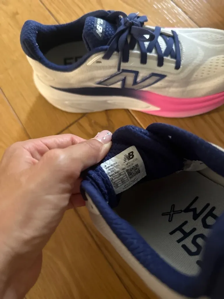 Used New Balance Fresh Foam X More v6 bike — image 5 of 9