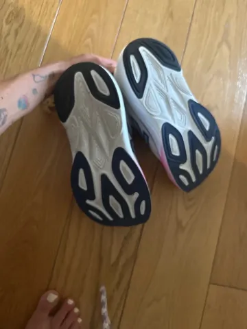 Used New Balance Fresh Foam X More v6 bike — image 8 of 9