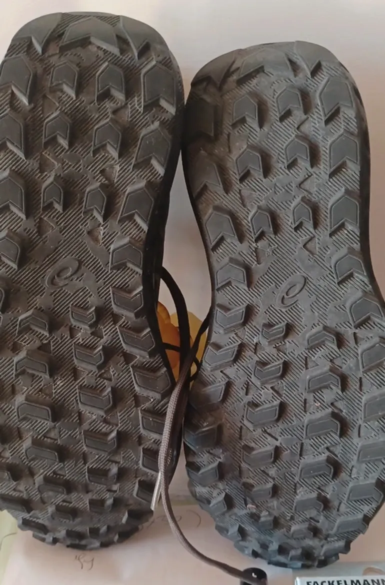 Gebrauchtes Asics Running Shoes bike — Bild 3 von 6