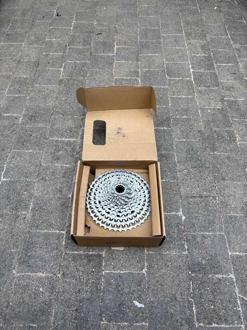 Campagnolo Ekar 10-44 Cassette 2025 Drivetrain & Pedals usato