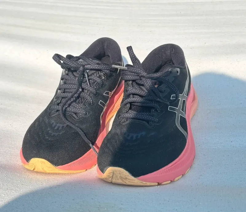 Käytetty Asics GT-2000 11 Running Shoes