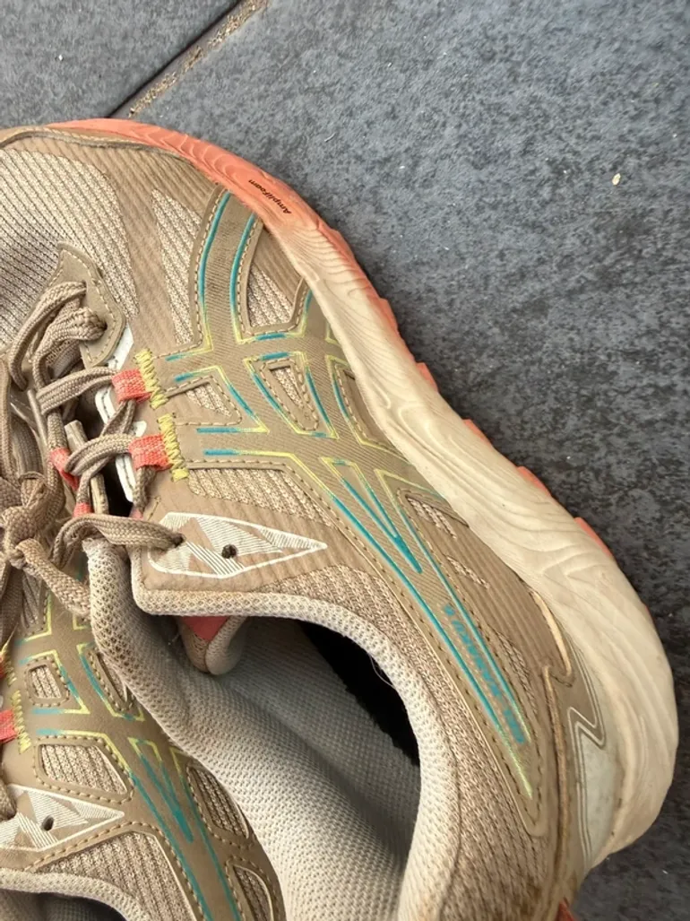 Used Asics Hanaku bike — image 5 of 7