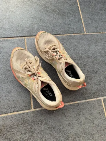 Used Asics Hanaku Running Shoes