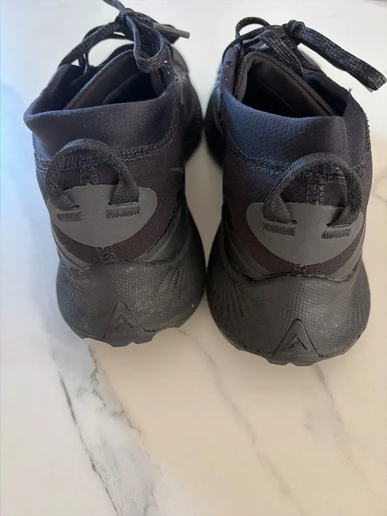 Used Nike Trail Gore-tex bike — image 5 of 8