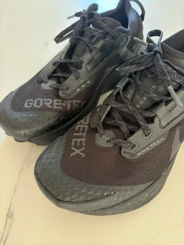 Used Nike Trail Gore-tex bike — image 3 of 8
