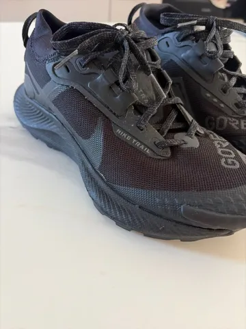 Used Nike Trail Gore-tex bike — image 2 of 8