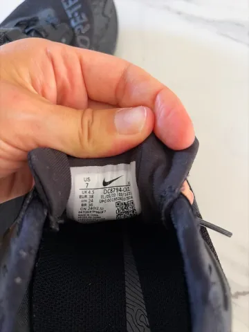 Used Nike Trail Gore-tex bike — image 8 of 8