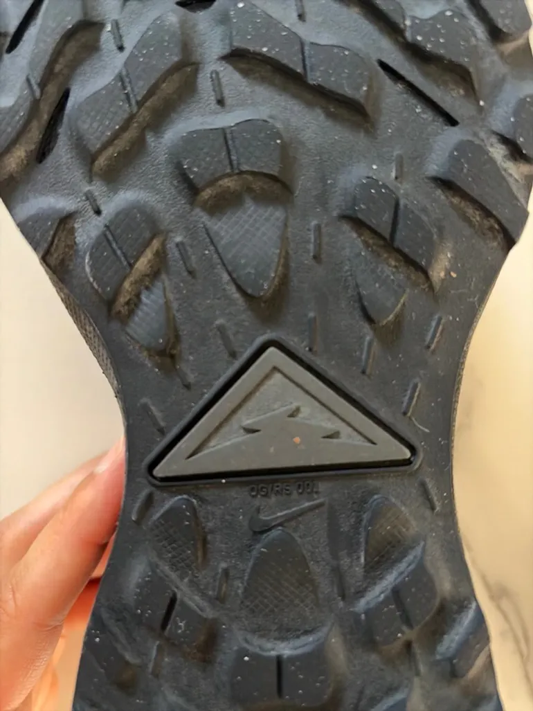 Used Nike Trail Gore-tex bike — image 7 of 8