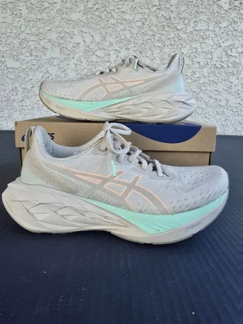 Used Asics Novablast 4 bike — image 1 of 10