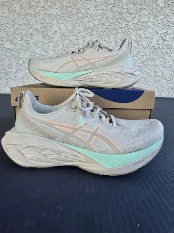 Used Asics Novablast 4 Running Shoes
