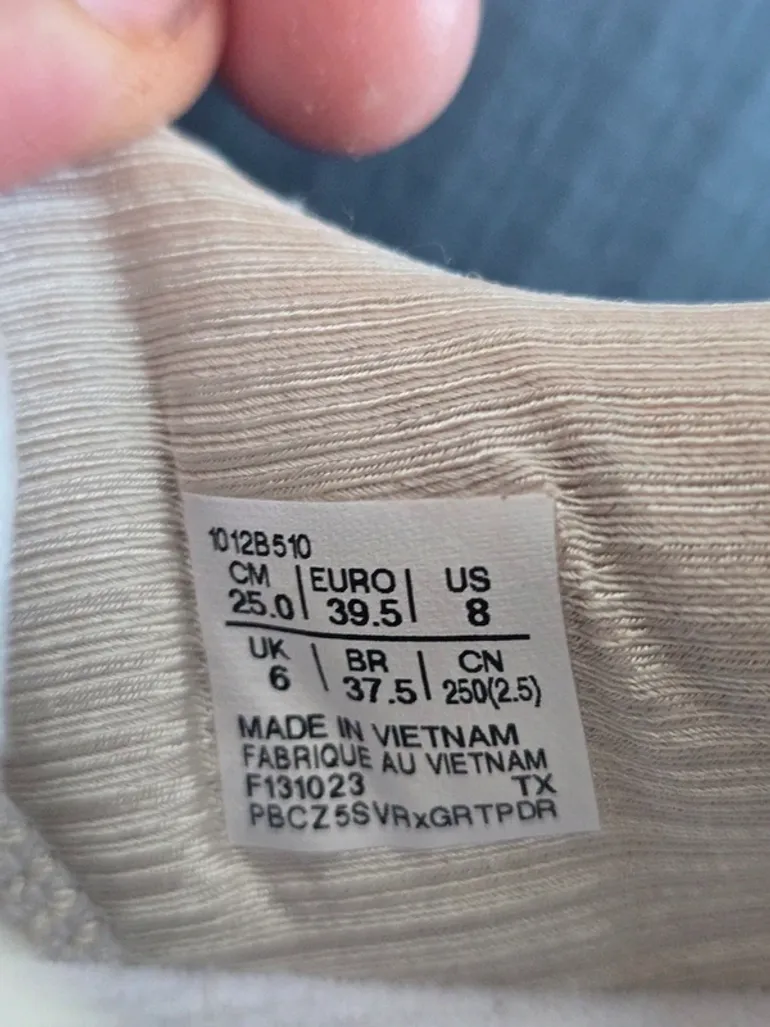 Used Asics Novablast 4 bike — image 10 of 10