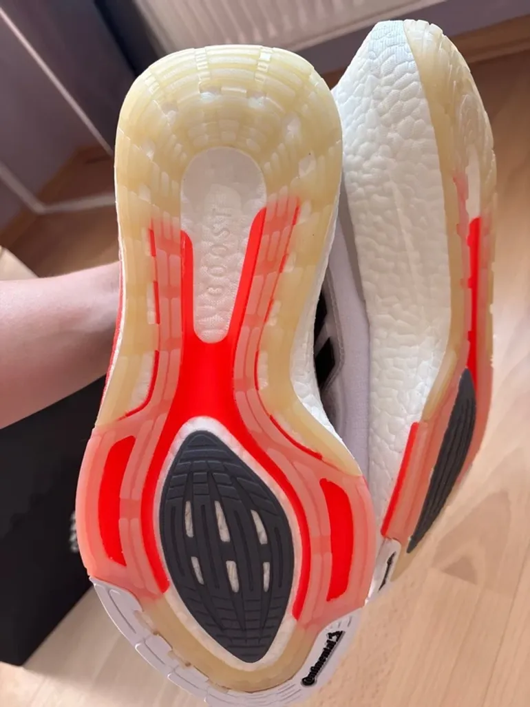 Used Adidas Ultraboost 21W bike — image 3 of 5