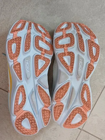 Hoka Bondi 8 bike usato — immagine 6 di 8