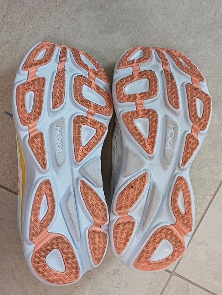 Hoka Bondi 8 bike usato — immagine 6 di 8