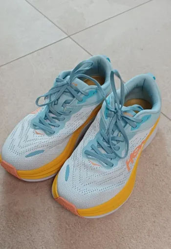 Hoka Bondi 8 bike usato — immagine 1 di 8