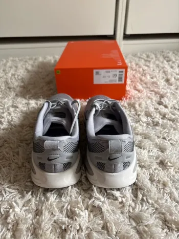 Tweedehands Nike Vomero 18 bike — afbeelding 3 van 6