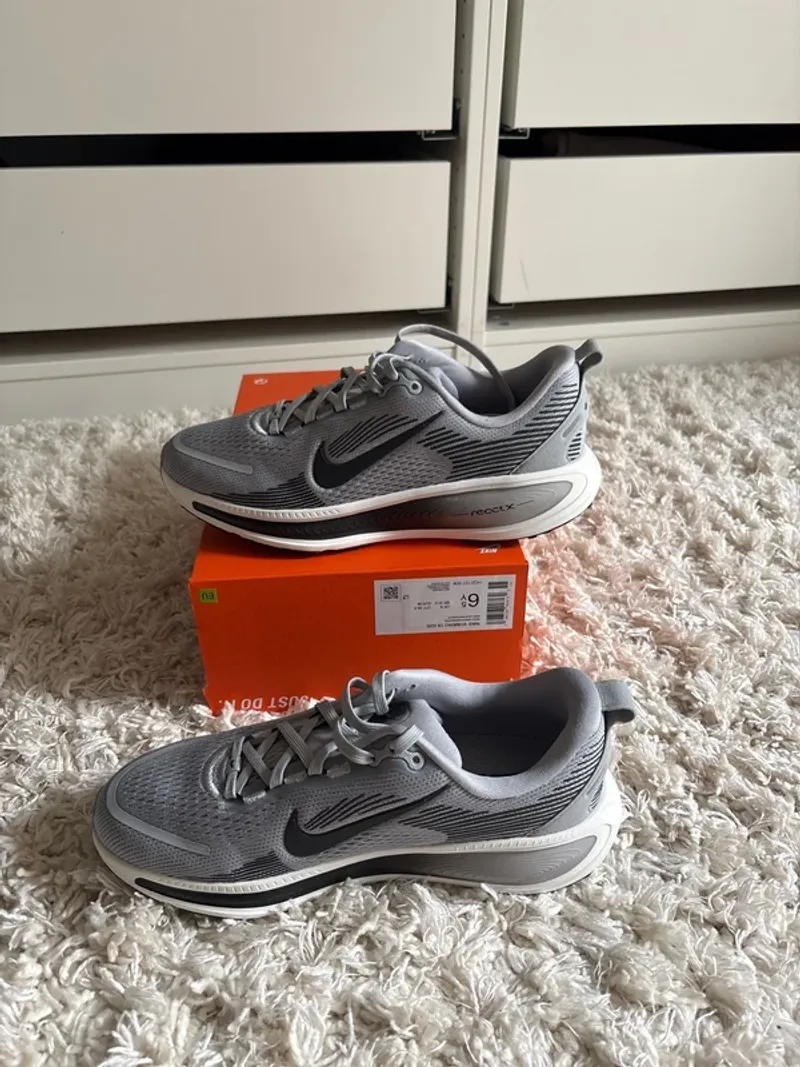 Gebrauchtes Nike Vomero 18 Running Shoes