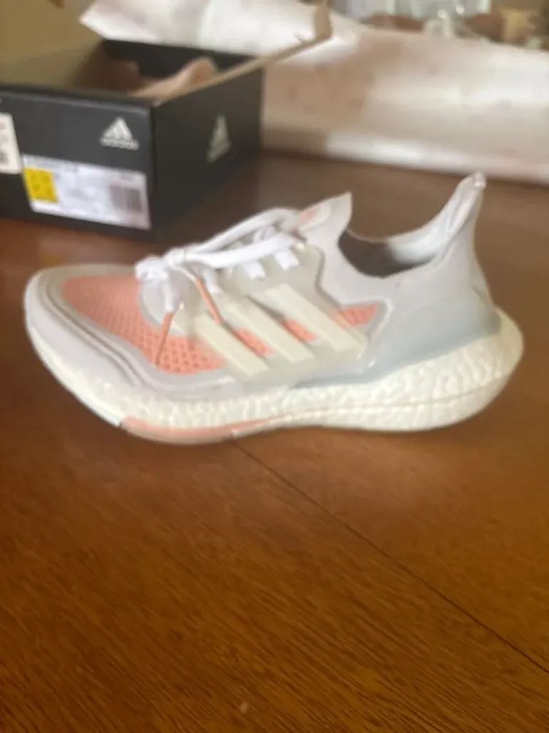Käytetty Adidas Ultraboost bike — kuva 8 / 10