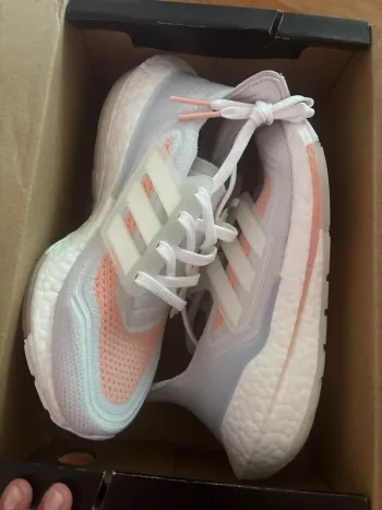 Käytetty Adidas Ultraboost bike — kuva 3 / 10