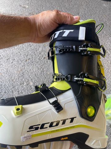 Used Scott cosmo tour 2022 bike — image 4 of 8