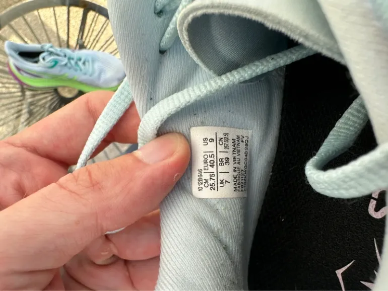 Asics GT-2000 13 Lite-Show bike usato — immagine 5 di 6