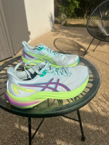 Asics GT-2000 13 Lite-Show bike usato — immagine 3 di 6