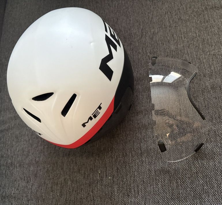 Used MET Drone Helmet 2023 bike — image 4 of 6