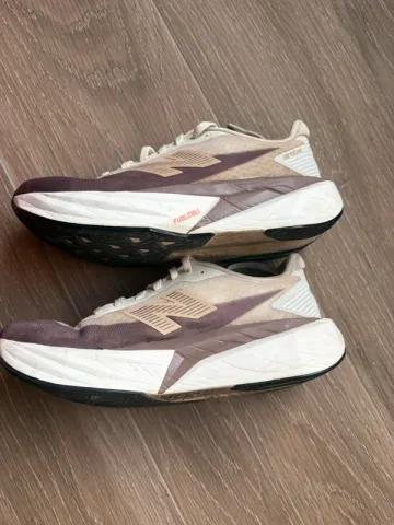 Used New Balance Rebel v5 bike — image 5 of 10