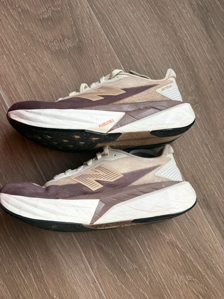 Used New Balance Rebel v5 bike — image 5 of 10