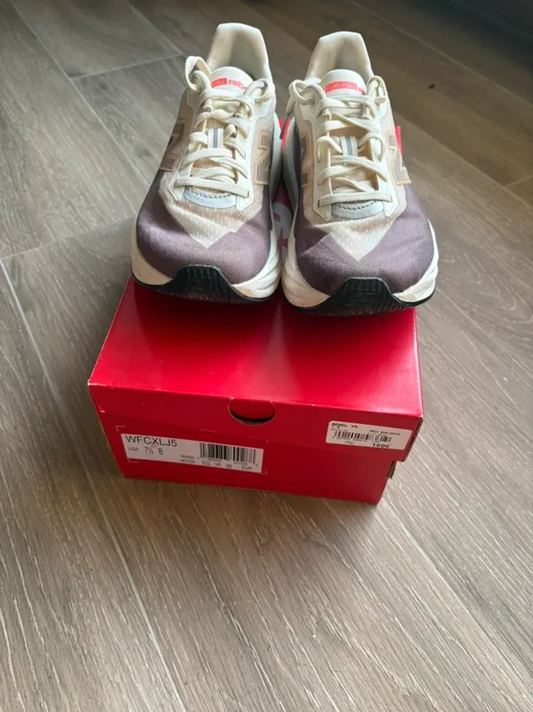 Used New Balance Rebel v5 bike — image 8 of 10