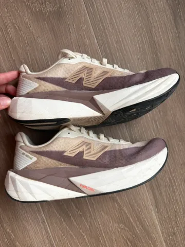 Used New Balance Rebel v5 bike — image 4 of 10