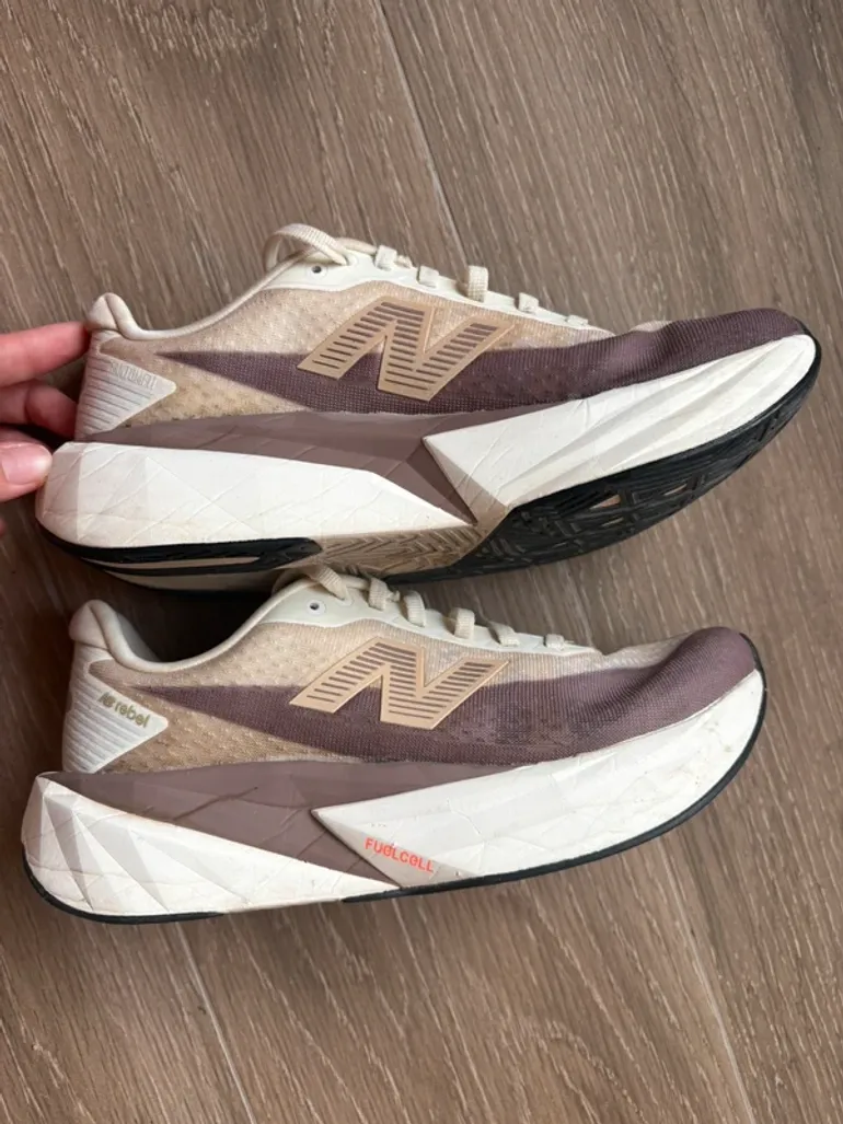 Used New Balance Rebel v5 bike — image 4 of 10