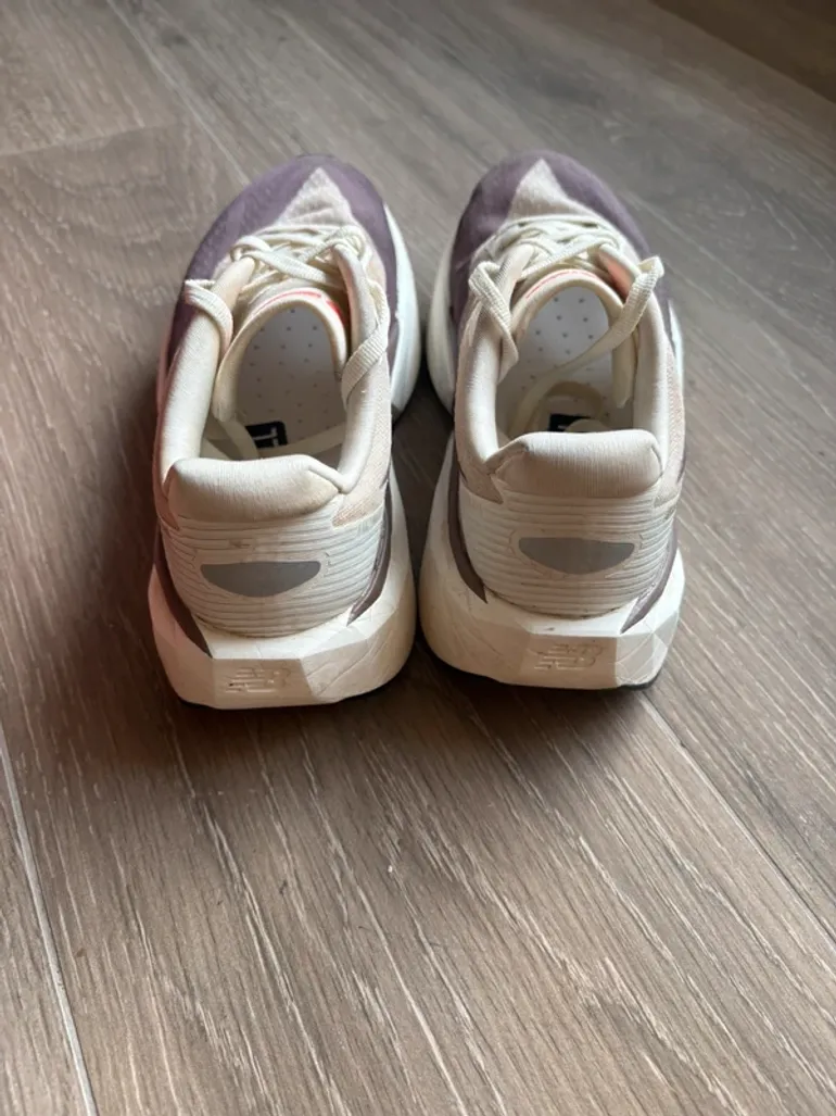 Used New Balance Rebel v5 bike — image 6 of 10
