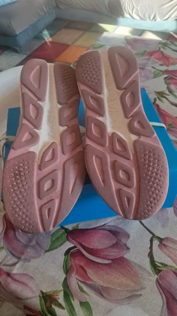 Used Verde Hoka Walking Shoes Size 39 1/3 bike — image 3 of 8