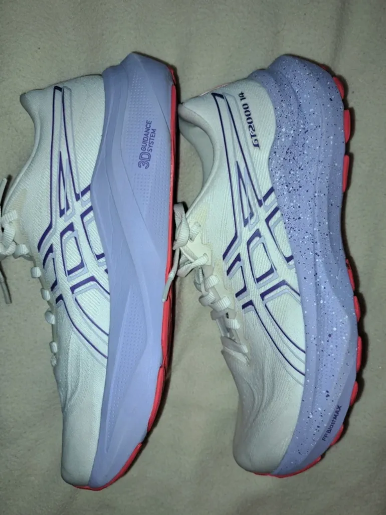 Used Asics GT-2000 Tokio bike — image 2 of 2