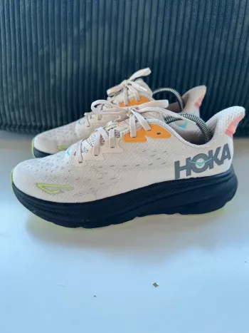 Brugt Hoka Clifton 9 bike — billede 1 af 6