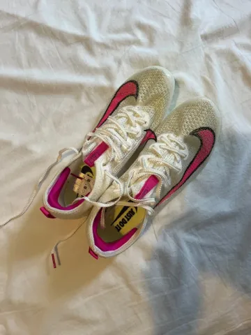 Used Nike Spikes Athletics Shoes bike — image 3 of 5
