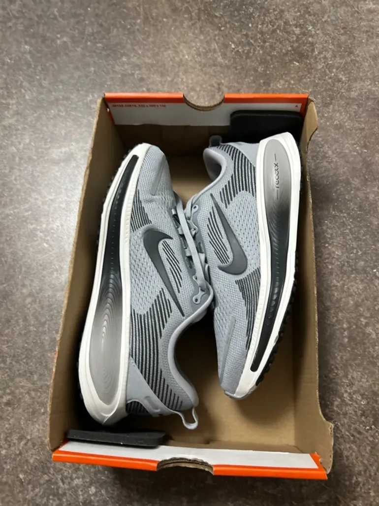 Tweedehands Nike Vomero 18 bike — afbeelding 7 van 7