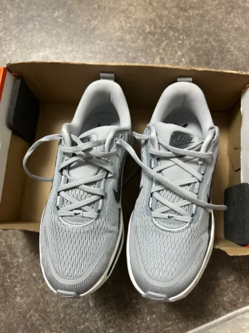 Tweedehands Nike Vomero 18 Running Shoes