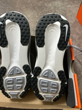 Tweedehands Nike Vomero 18 bike — afbeelding 3 van 7
