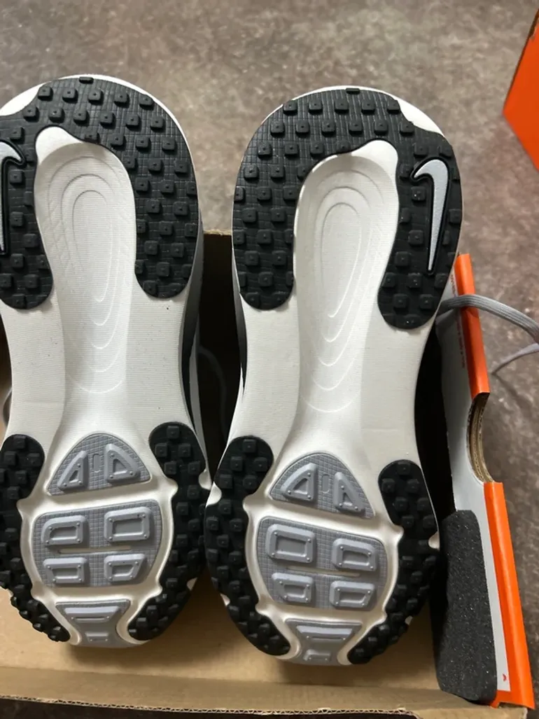 Tweedehands Nike Vomero 18 bike — afbeelding 3 van 7
