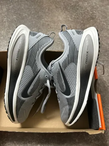 Tweedehands Nike Vomero 18 bike — afbeelding 4 van 7