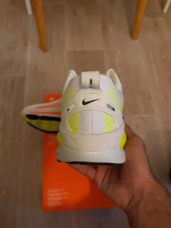 Tweedehands Nike Vomero 18 bike — afbeelding 4 van 7
