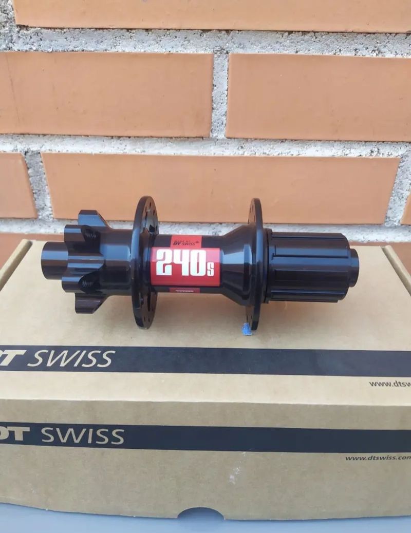 Použité Dt Swiss 240S 28H 12x150mm DH Rear Hub Wheels