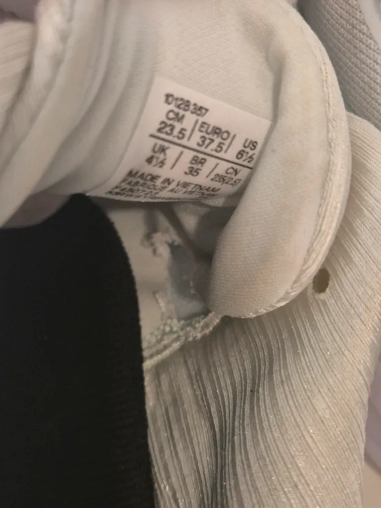 Used Premium Gel-Kayano 30 bike — image 9 of 10