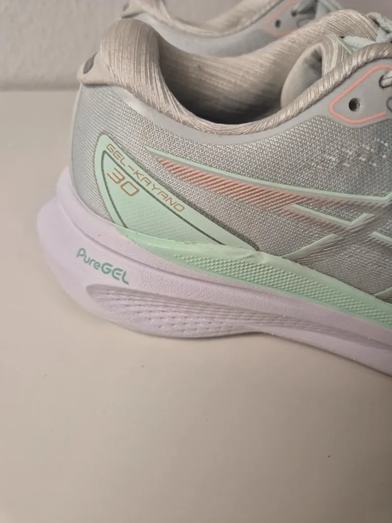 Used Premium Gel-Kayano 30 bike — image 5 of 10